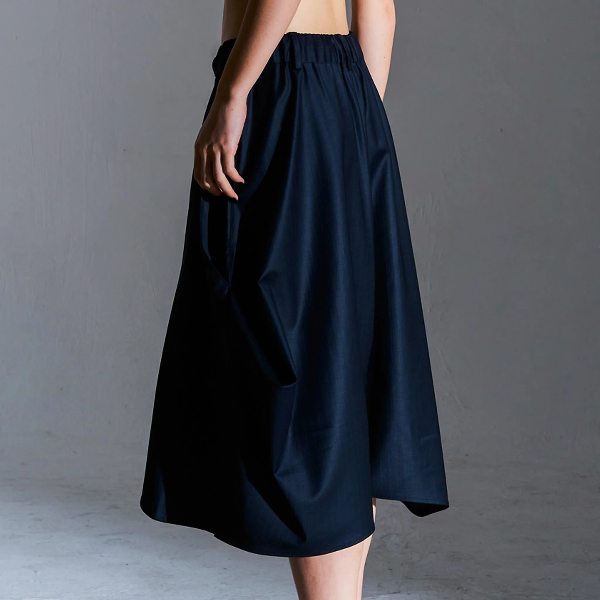 DRAPED SHORTS (PINSTRIPE)