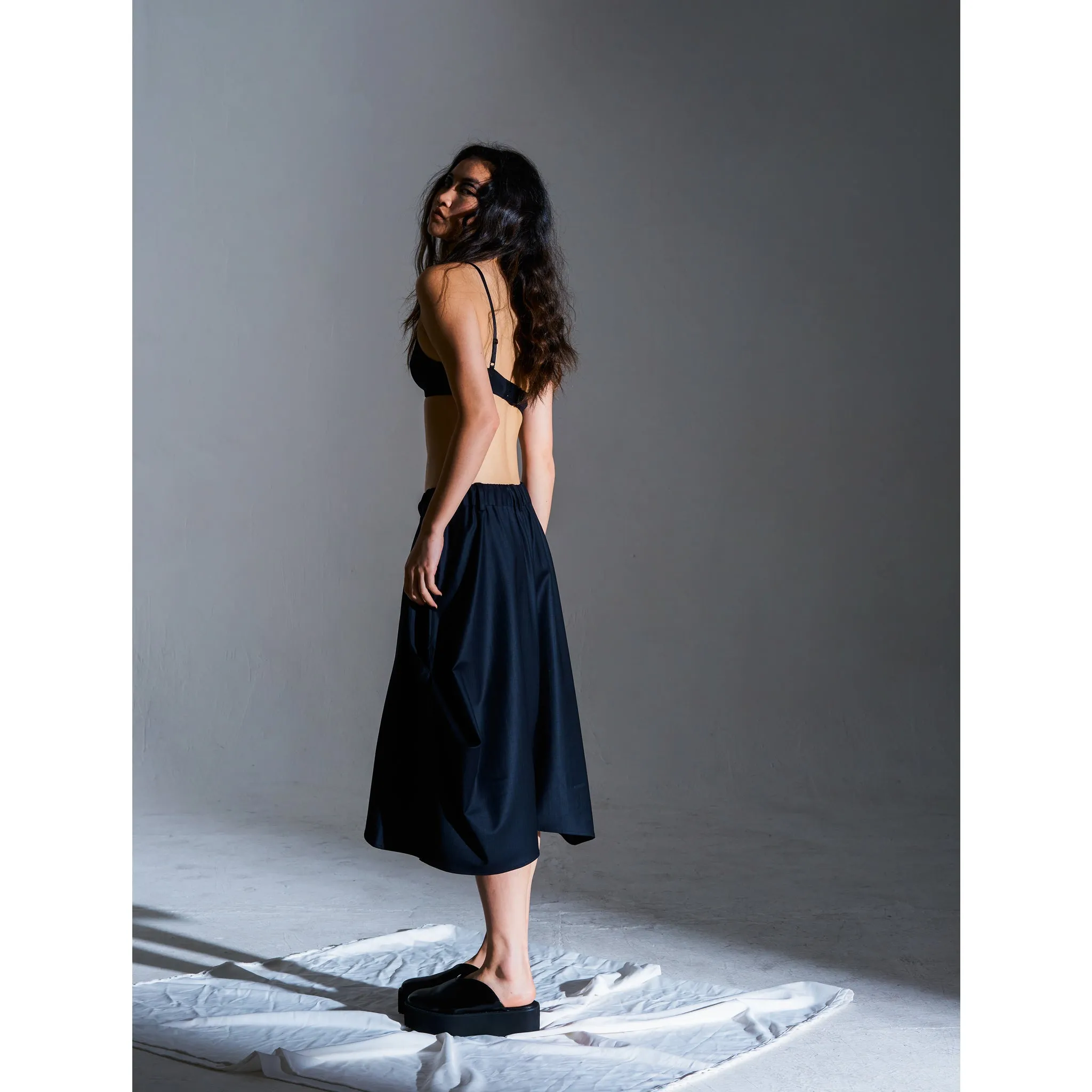 DRAPED SHORTS (PINSTRIPE)