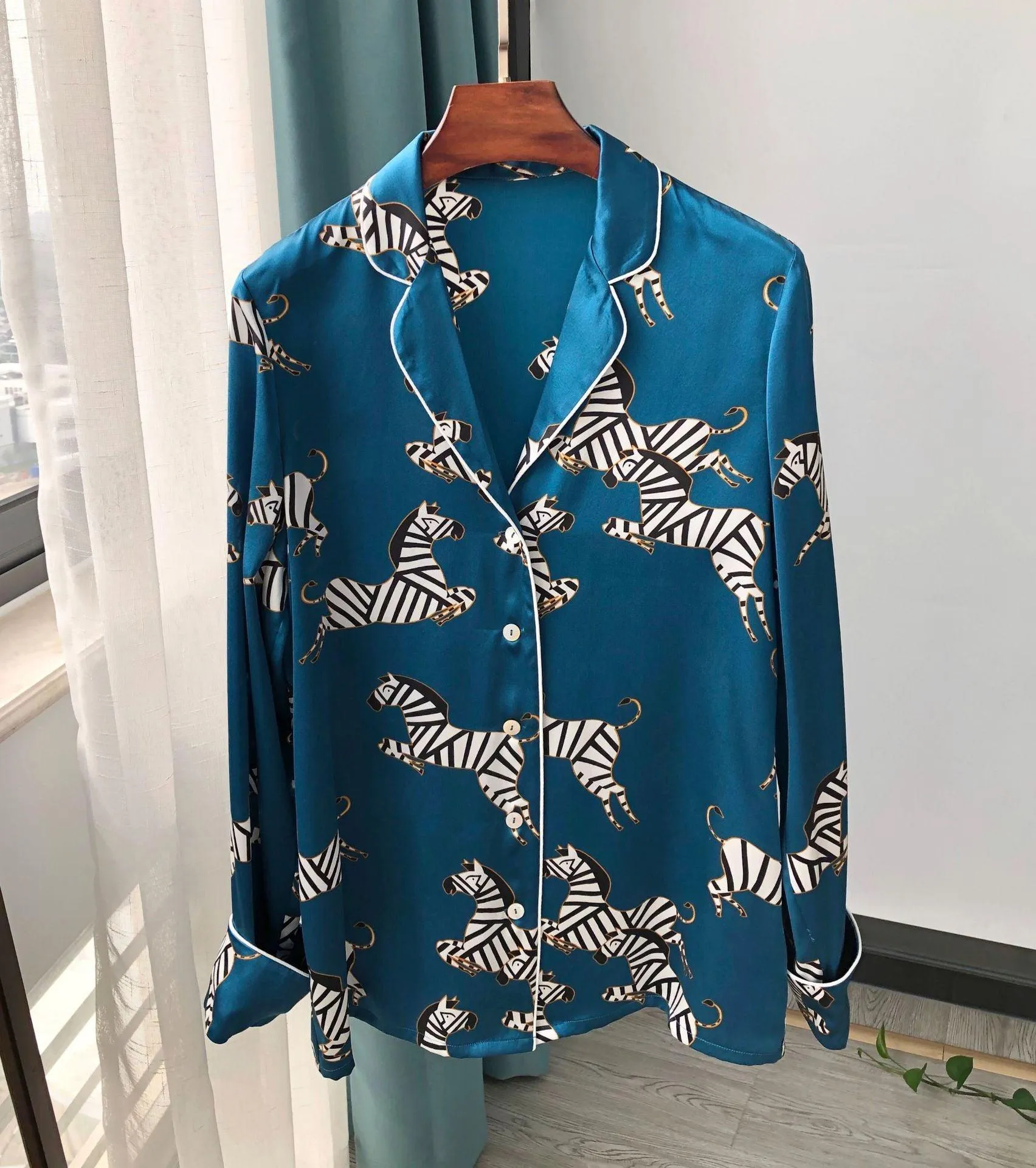 Silk top shorts trousers Pajama