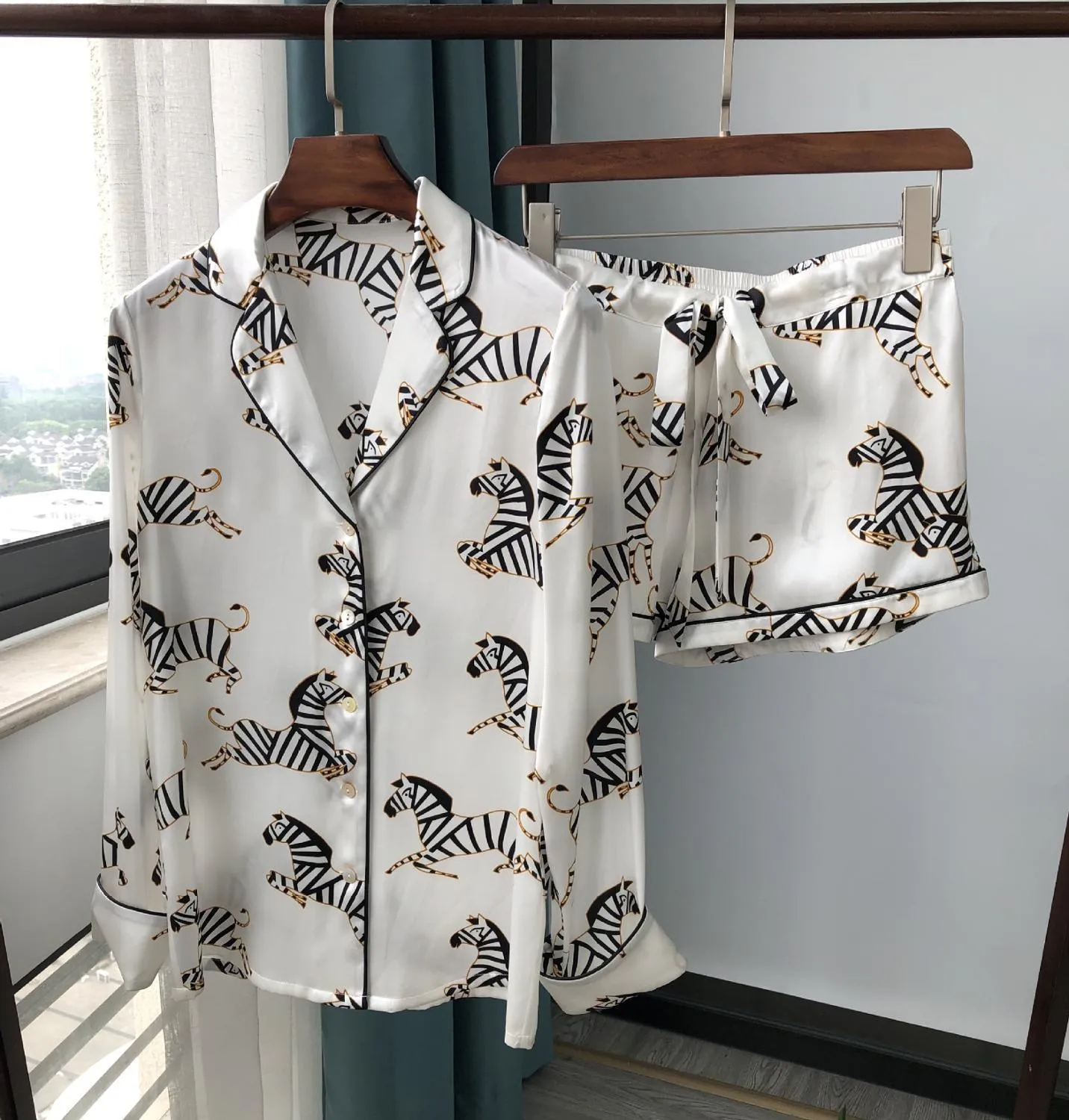 Silk top shorts trousers Pajama