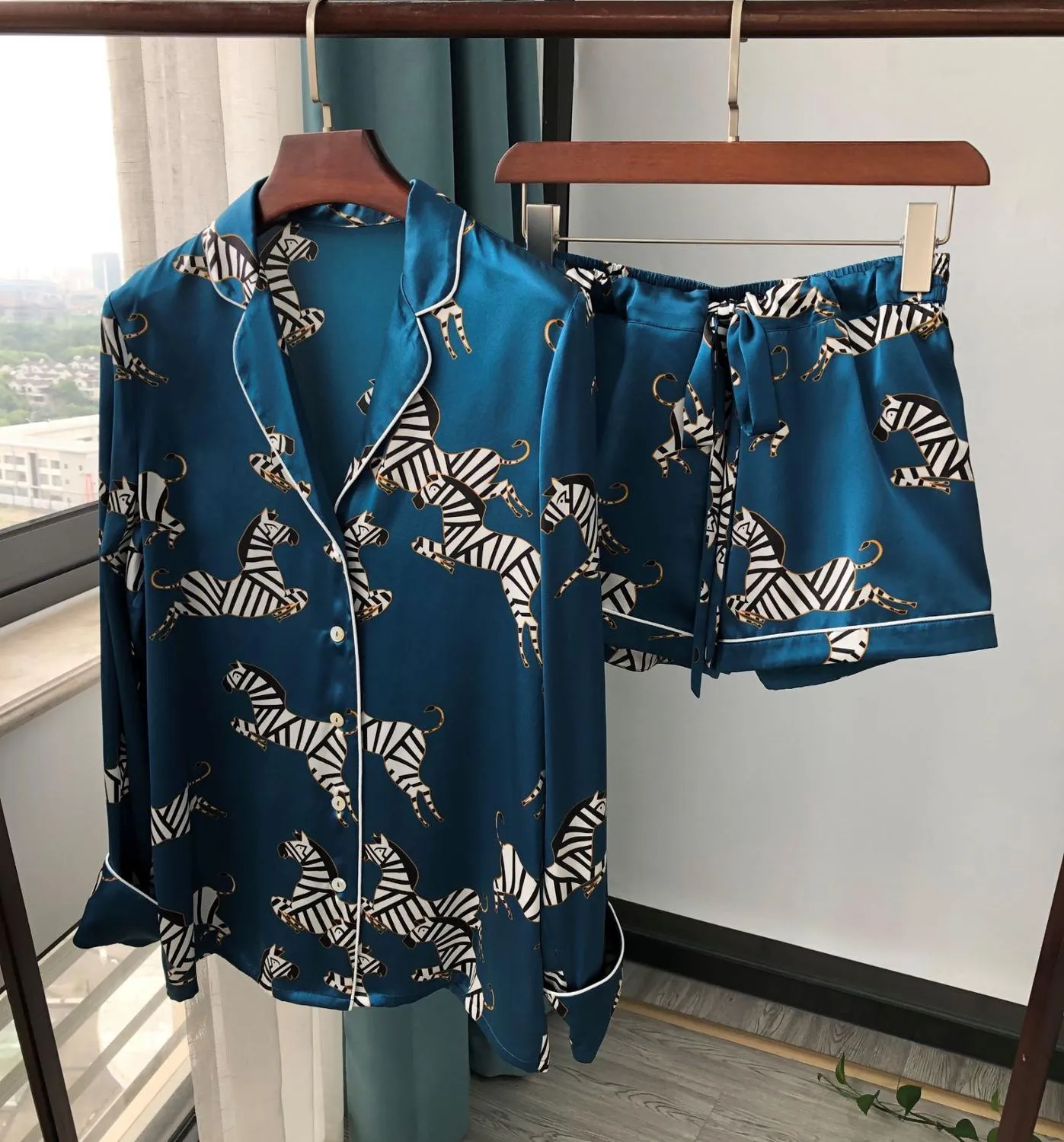 Silk top shorts trousers Pajama