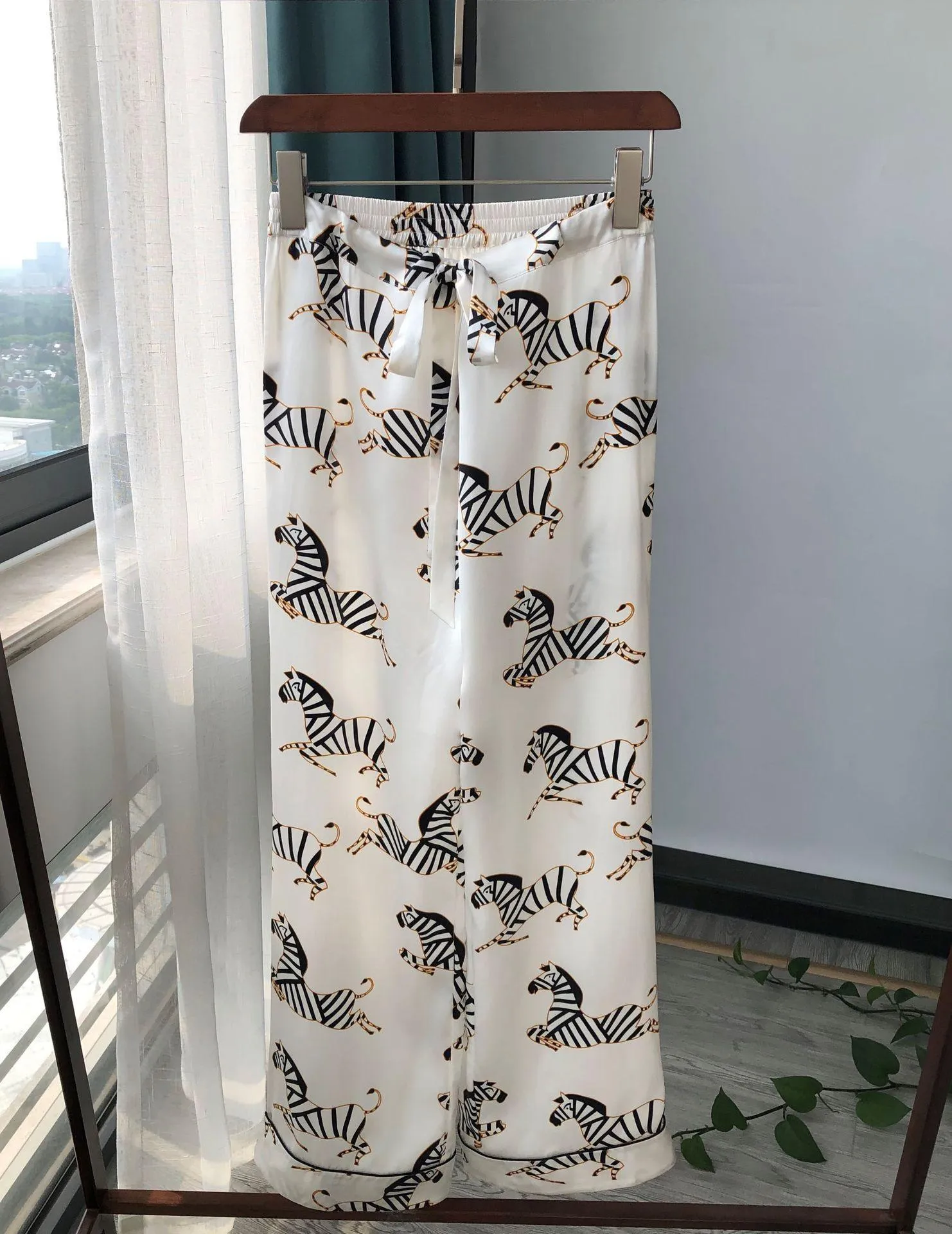 Silk top shorts trousers Pajama